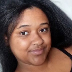 Jasmim, Babá em Nova Serrana