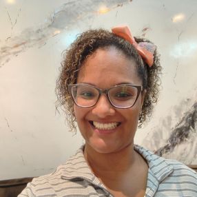 Lais, Babá em Salto