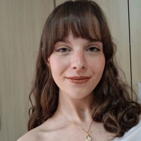 Giovana, Babá em Mandaguari