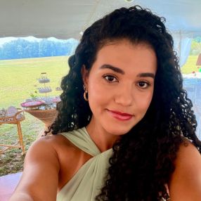 Kamila, Babá em Contagem