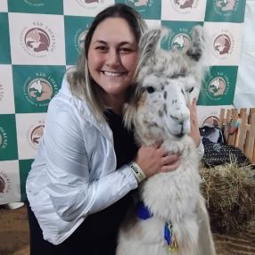 Carina, Babá em Içara