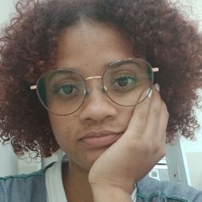 Lesley, Família em Araras