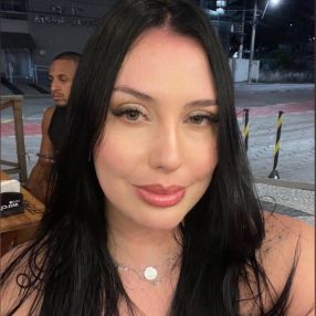 Adriele, Babá em Cachoeira Paulista