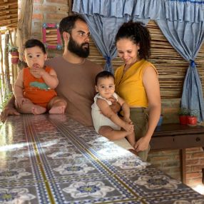 Satia, Família em Sarandi