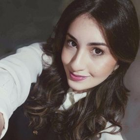 Monique Barbosa, Babá em Lins