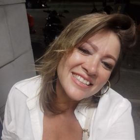 Renata, Babá em Araruama