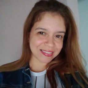 Sil, Babysitter in Belford Roxo