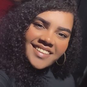 Carolina, Babá em Santos