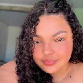 Letícia, Babá em Matinhos