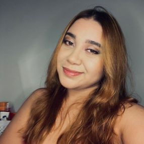 Yasmim, Babá em Feira Grande