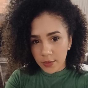 Giovana, Babá em Blumenau