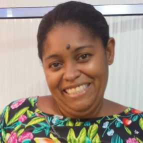 Viviane, Babysitter in Bombinhas