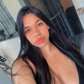 Lavinia, Babysitter in Rio Bonito