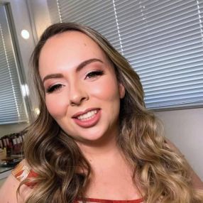Alessandra, Babá em Patos de Minas