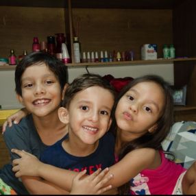 Caroline, Família em Medianeira