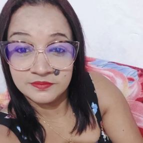 Adrielly, Babá em Belém