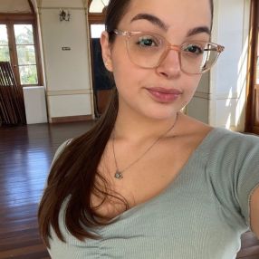 Vitória, Babysitter in Tremembé