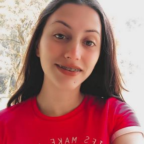 Carolina, Babá em Imbituva