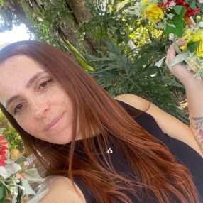 Jheniffer, Babá em Monte Mor