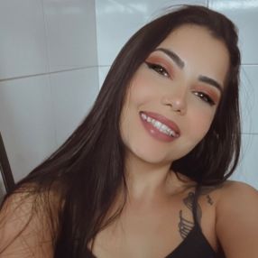 Flávia, Babá em Trindade
