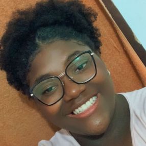 Maria, Babá em Manhuaçu