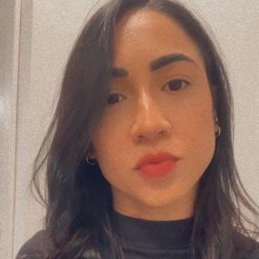 Larissa, Babá em Pinhalzinho