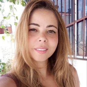 Karla Cavalcanti, Babysitter in Extremoz