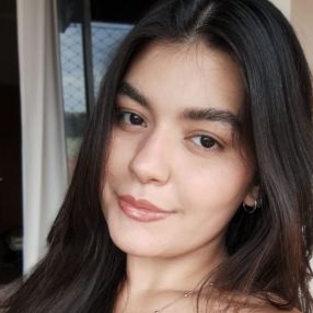 Julia, Babá em Bandeirantes