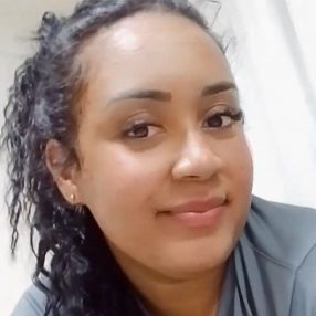 Karina, Babá em Senador Canedo
