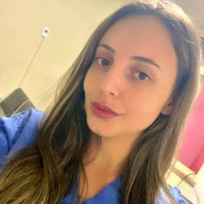 Nicoly, Babá em Capivari de Baixo
