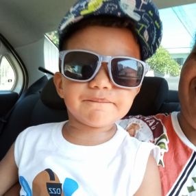 Jhade, Family in Jaraguá do Sul