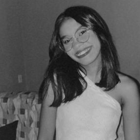Emilly, Babá em Cajuru