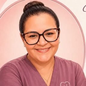 FERNANDA, Babá em Três Corações