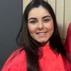 Lorrayne, Babá em Raposos