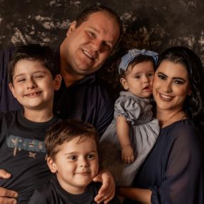 Aniele, Família em Dourados