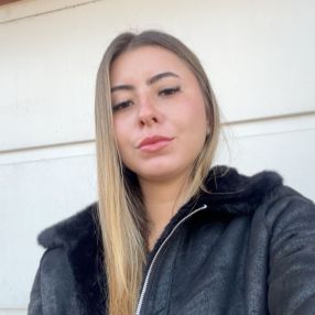 Emily, Babá em Descalvado