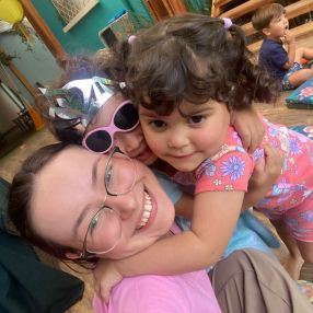 Estela Camila, Babá em Curitiba