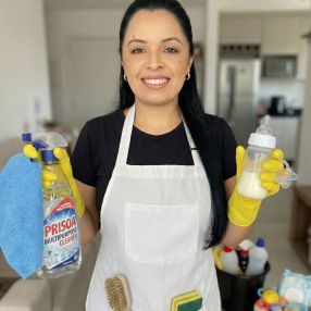 Aline, Babysitter in Bombinhas