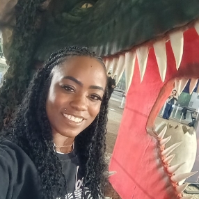 Brenda, Babá em Mesquita