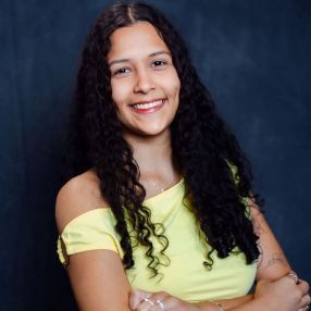 Rebeca, Babá em Várzea Grande