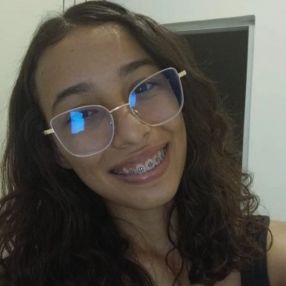 Alana, Babá em São Cristóvão