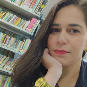 Karoliny, Babysitter in Piraquara