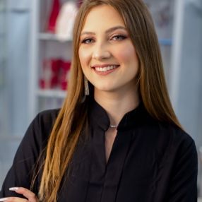 Samily, Babá em Maravilha
