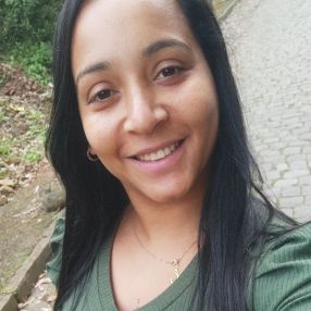 Luciana, Babá em Bento Gonçalves