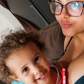 Eliana thais, Família em Navegantes