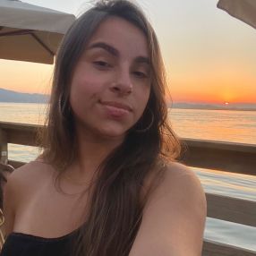 Caliane, Babá em Balneário Arroio do Silva