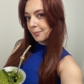 Luana, Babysitter in Blumenau