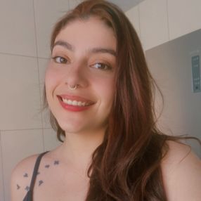 Natália, Babá em Matinhos