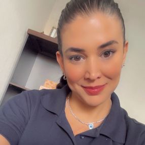 Fernanda, Babá em Araguari