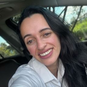 Ania Malu, Babysitter in Guaramirim
